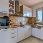4 Bedroom Gorgeous In * Medulin