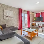 Daire 4 Bedroom Gorgeous In *