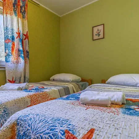 4 Bedroom Gorgeous In Lägenhet *