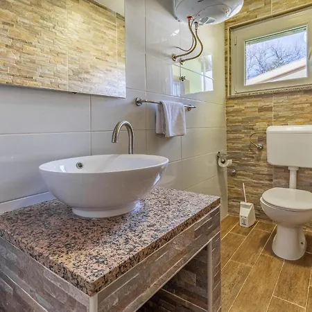 4 Bedroom Gorgeous In